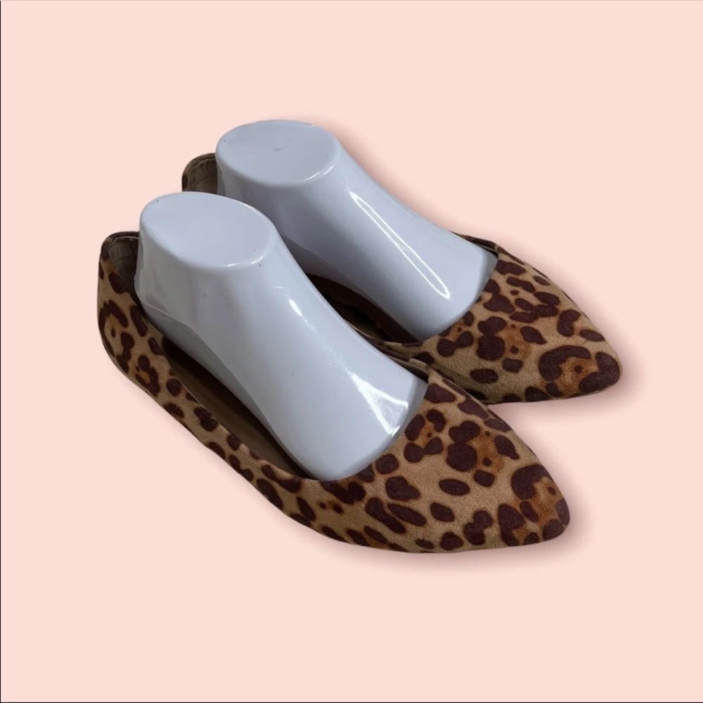 TORRID animal print flat, Wide 10